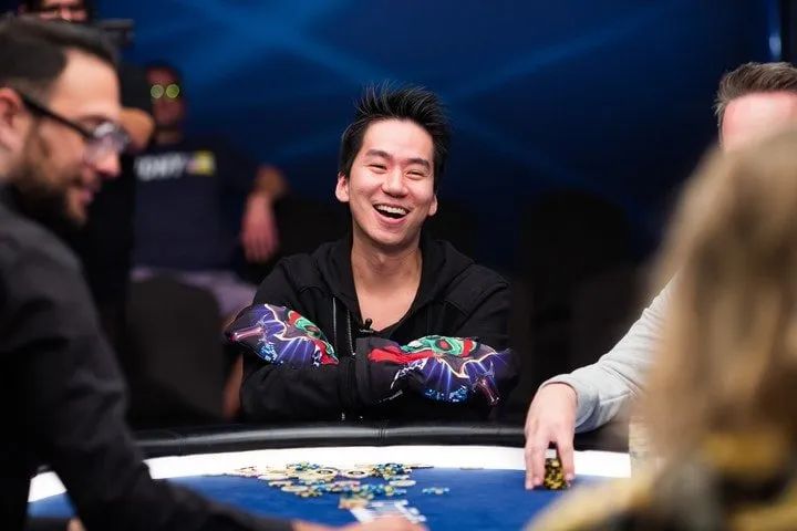 【EV撲克】开多桌稳定盈利的他有多疯狂，光额外收入就能拿到700万！