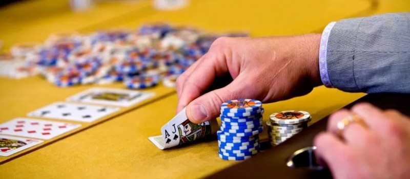 【EV撲克】德州扑克“可玩指数”，告诉你起手牌哪些能玩，哪些是坑