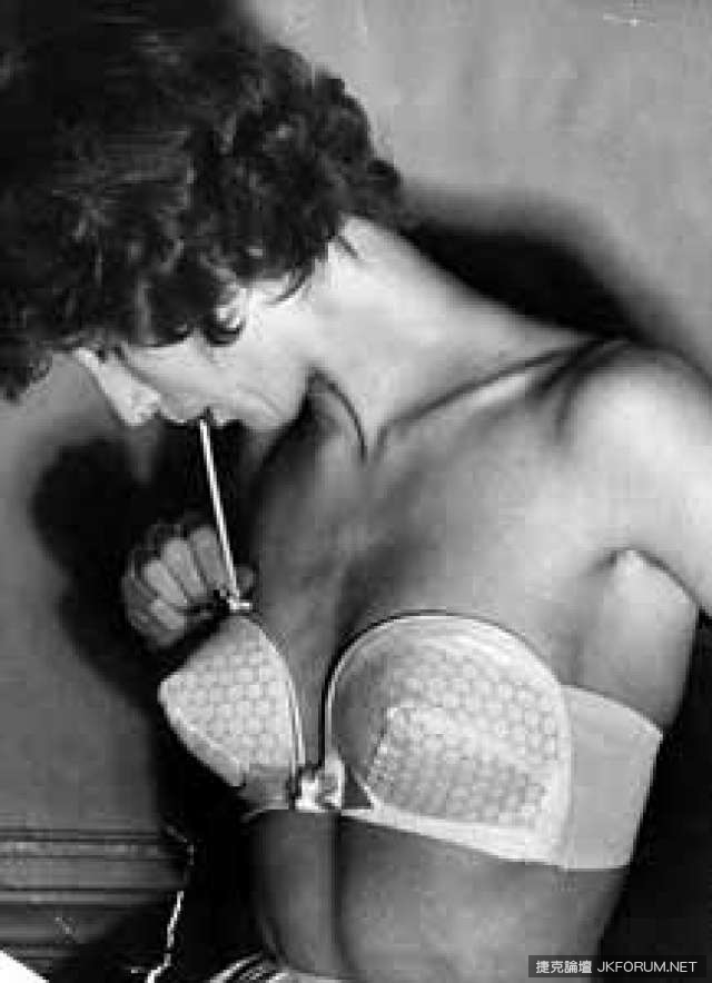 50年代女人如何隆胸？　靠「它」獲得任何尺寸