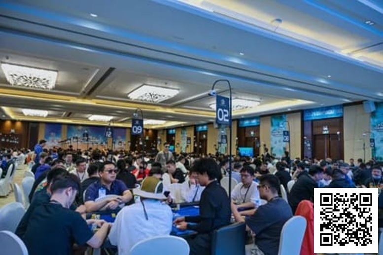 【EV撲克】2025CPG三亚总决赛｜速战速决！主赛事首次同步即将入围圈泡沫击碎！王泰麒装袋168万记分牌携手240人晋级第三轮！