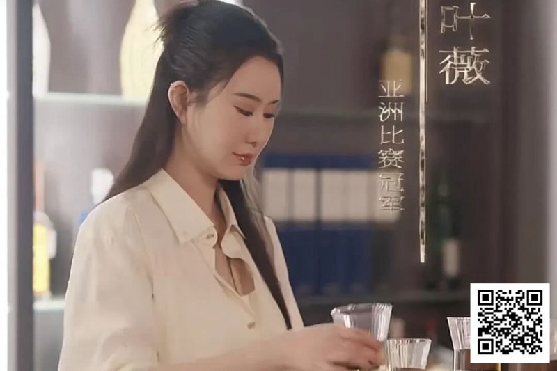 【EV撲克】告别赌神式浮夸，张晨旭携手《女王归来》展现扑克的真实与优雅，抖音红果同步上线