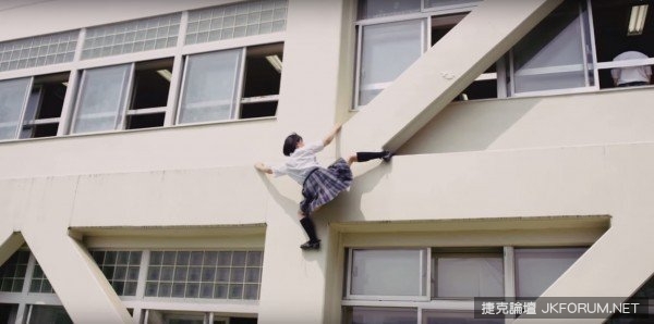 徒手爬進 3 樓教室的爆紅日本女高中生　其實是一位正港的攀岩高手！