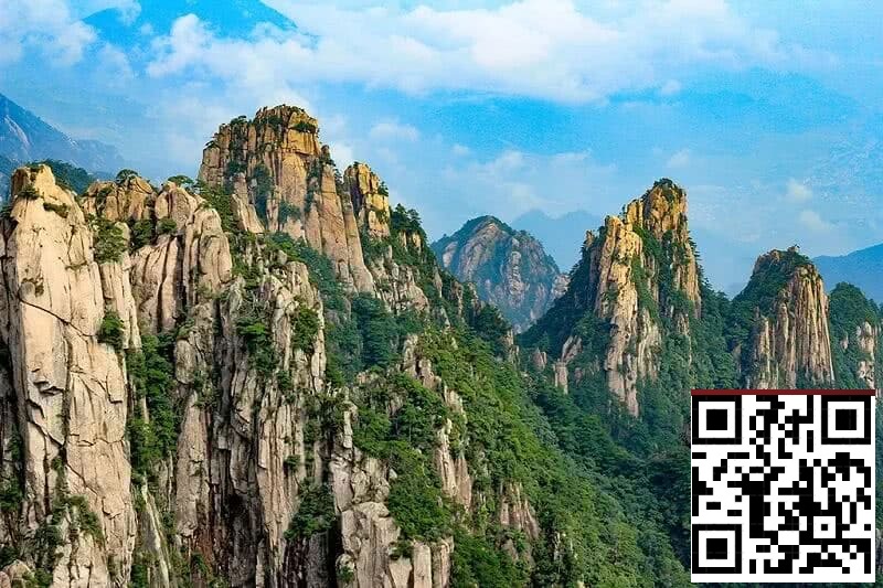 【EV撲克】泰山之巅首日 | 吕彦与何映含分别斩获开幕赛AB组CL，Day1共262人次参与，38人晋级Day2