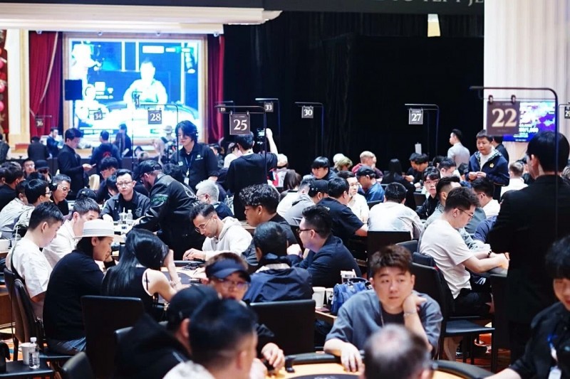 【EV撲克】TLPT济州岛站|主赛B组171人次火爆对战剩余26人晋级!Bai Yunpeng狂揽超80万计分笑傲全场!YIMING LEE斩获巡游豪客赛王冠!